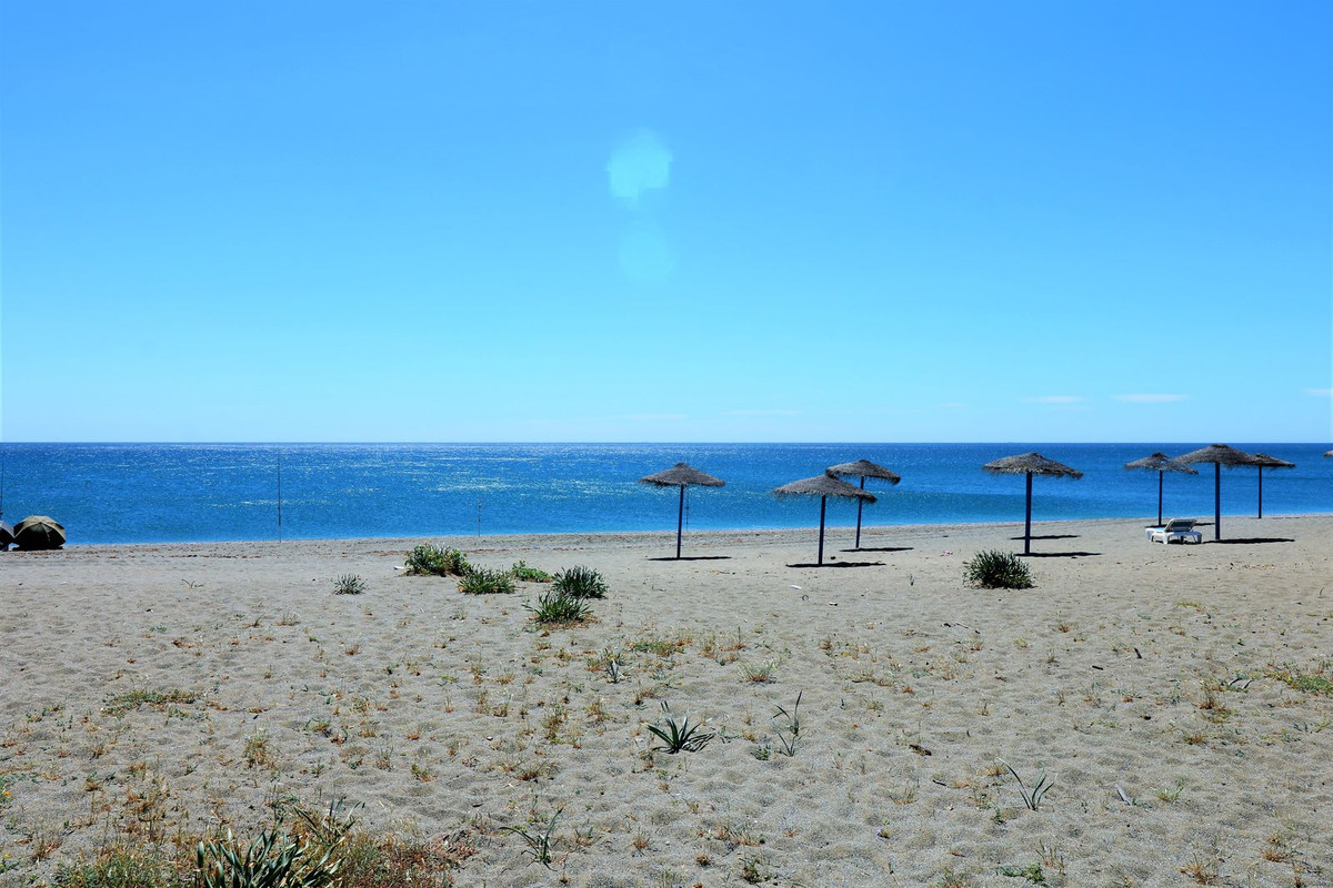 Se vende Apartamento en Planta Última de 2 dormitorios en Costa Del Sol, Málaga, España