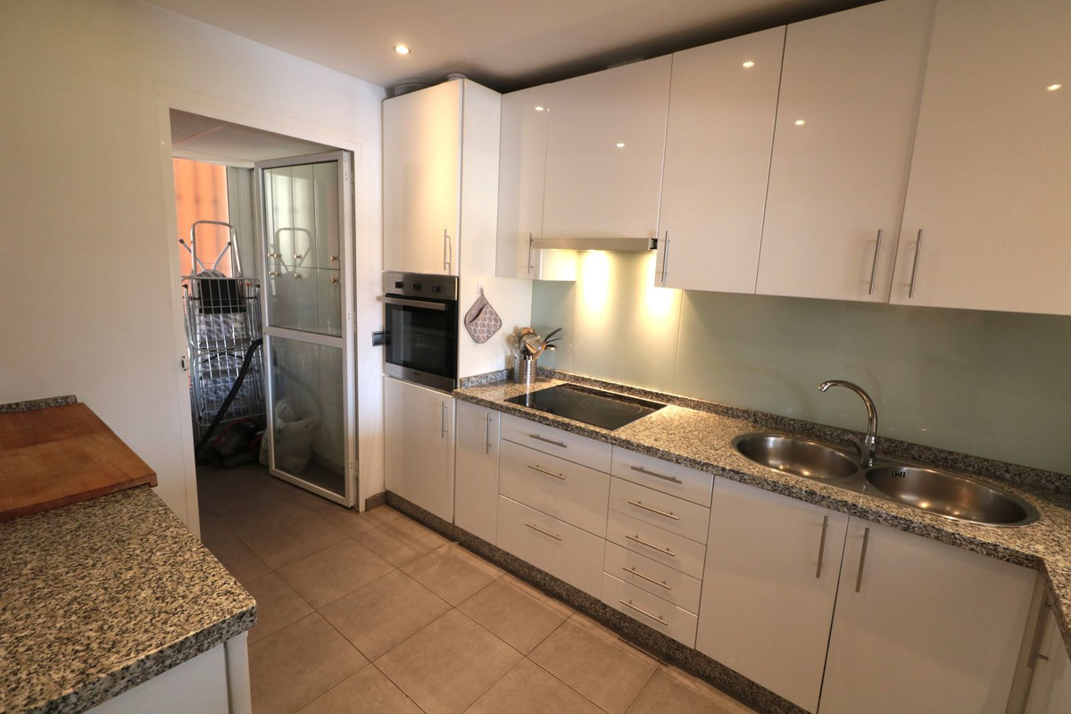 Se vende Apartamento en Planta Última de 2 dormitorios en Costa Del Sol, Málaga, España