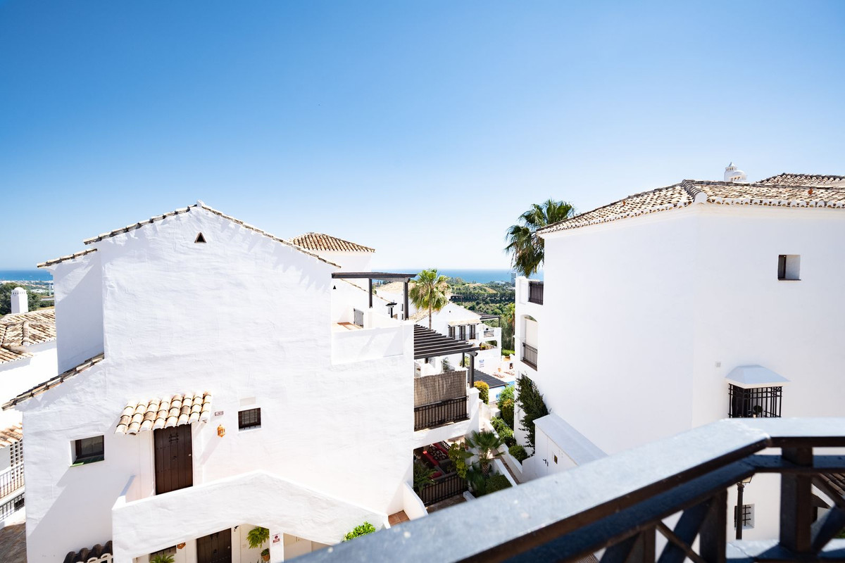 3 Bed Apartment for sale in Altos De Los Monteros Costa Del Sol, Málaga, Spain