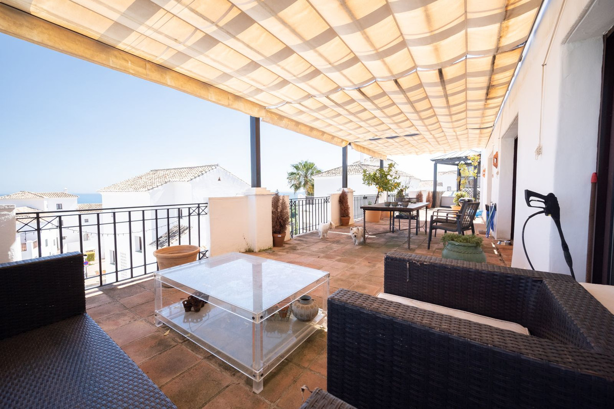 3 Bed Apartment for sale in Altos De Los Monteros Costa Del Sol, Málaga, Spain