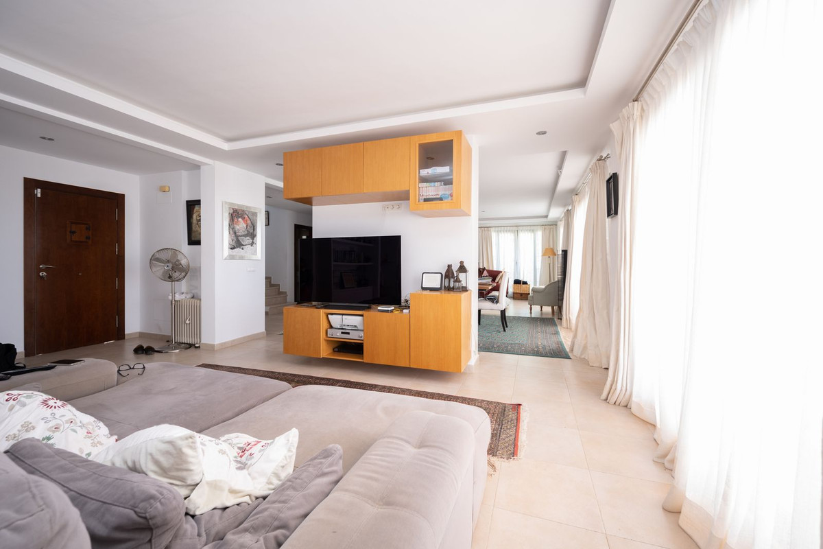 3 Bed Apartment for sale in Altos De Los Monteros Costa Del Sol, Málaga, Spain