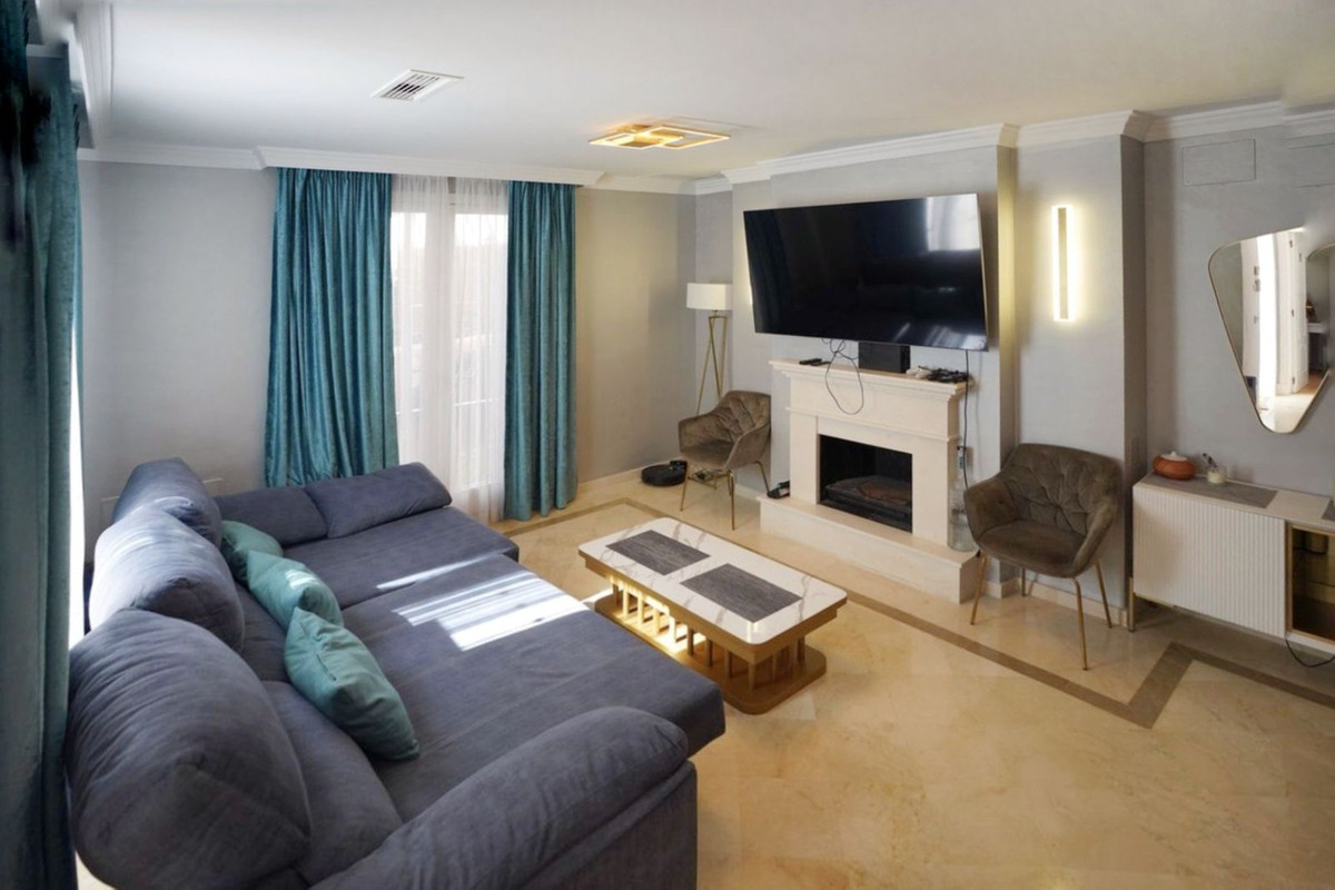 2 Bed Townhouse for sale in Aloha Costa Del Sol, Málaga, Spain