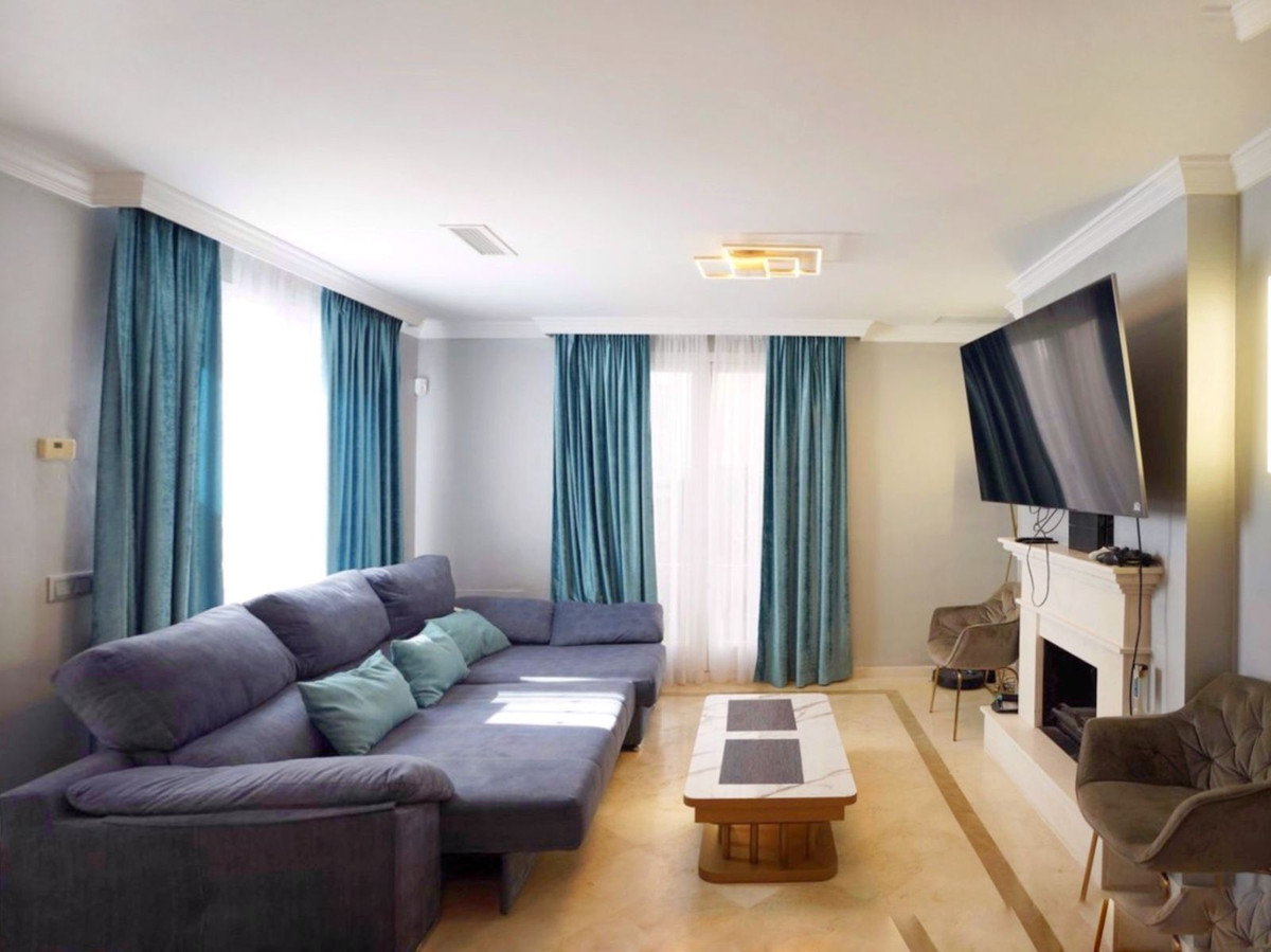 2 Bed Townhouse for sale in Aloha Costa Del Sol, Málaga, Spain
