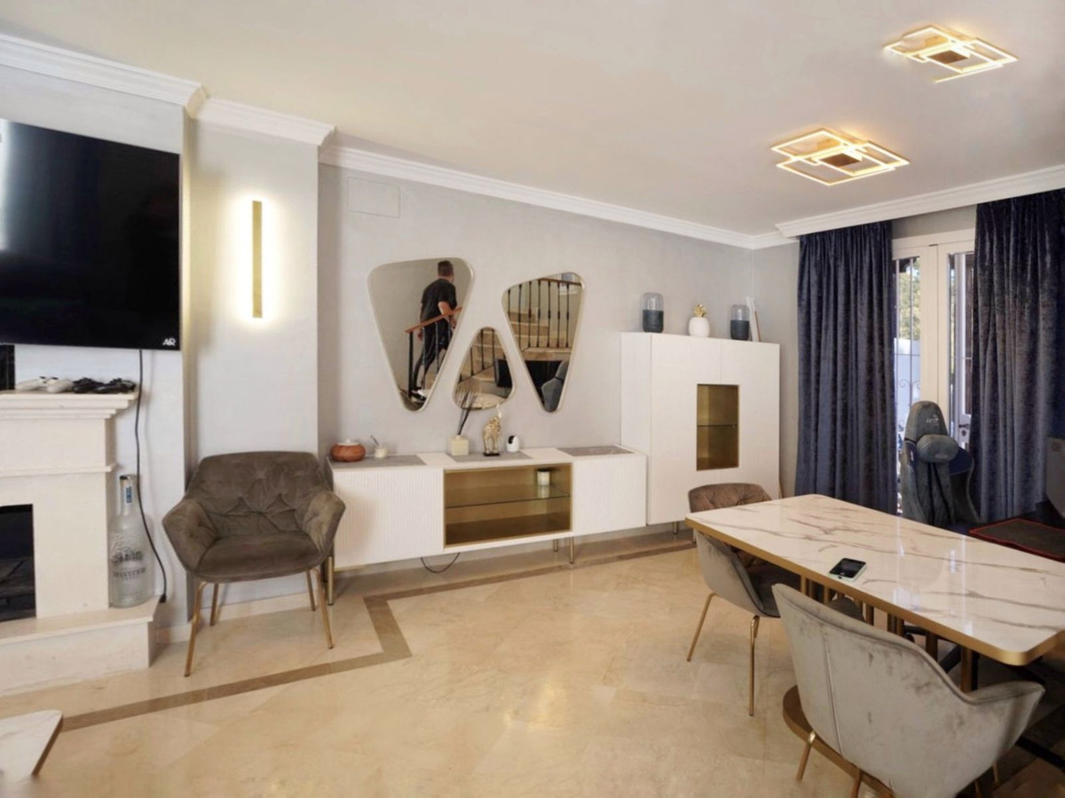 2 Bed Townhouse for sale in Aloha Costa Del Sol, Málaga, Spain