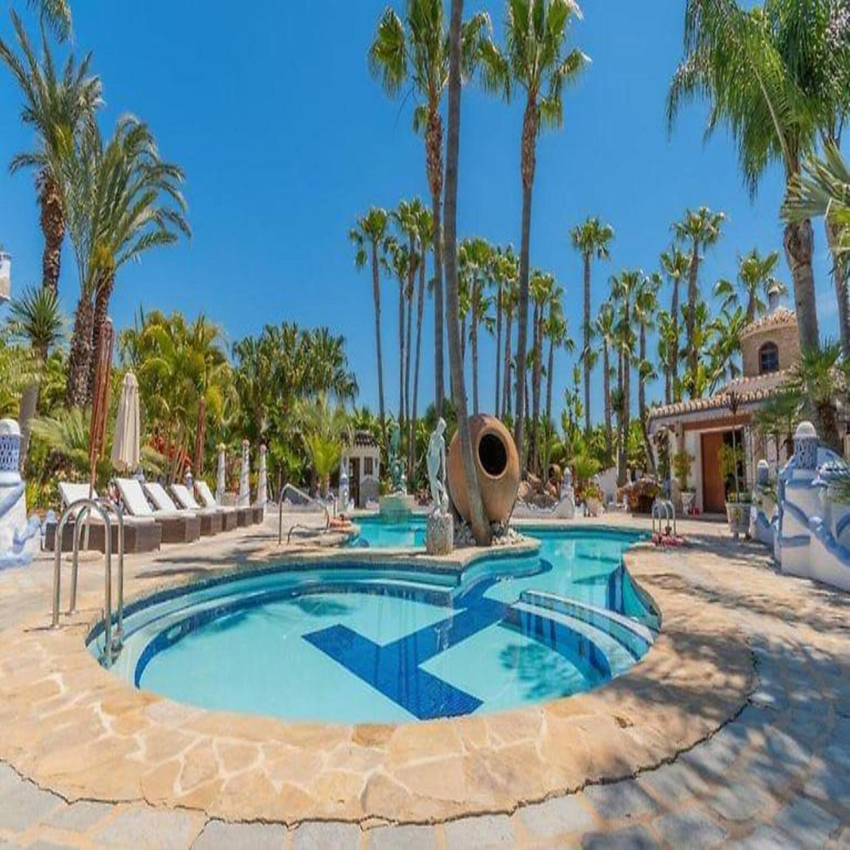Se vende Finca - Cortijo de 6 dormitorios en Costa Del Sol, Málaga, España