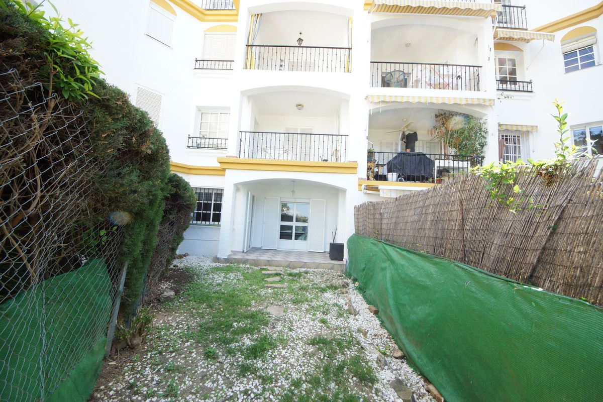 2 Bed Apartment for sale in Estepona Costa Del Sol, Málaga, Spain