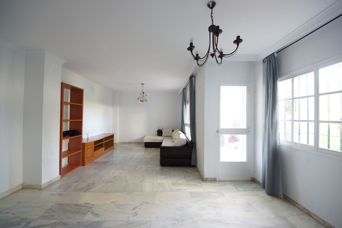 2 Bed Apartment for sale in Estepona Costa Del Sol, Málaga, Spain