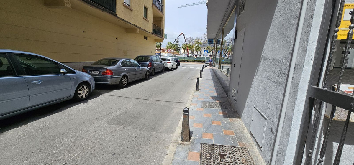 4 Bed Apartment for sale in Fuengirola Costa Del Sol, Málaga, Spain