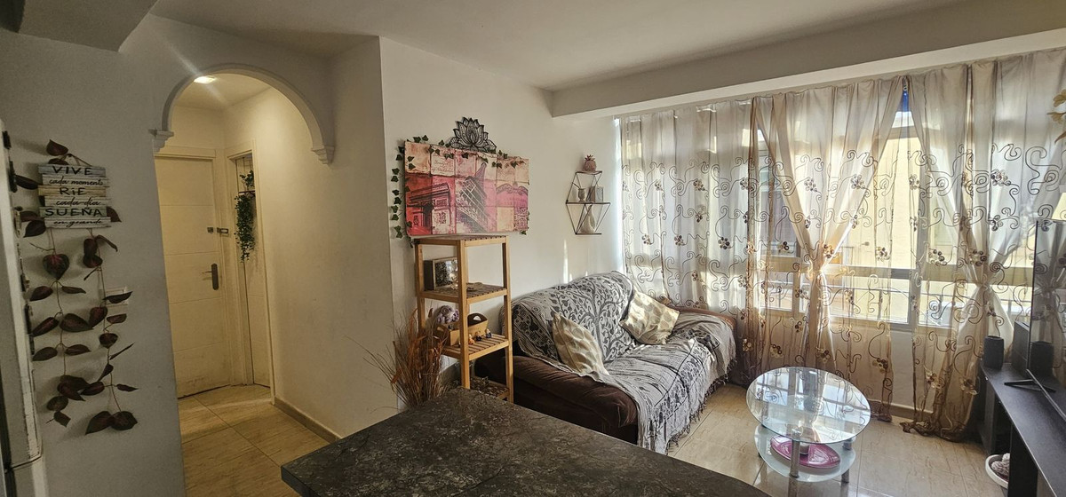 4 Bed Apartment for sale in Fuengirola Costa Del Sol, Málaga, Spain