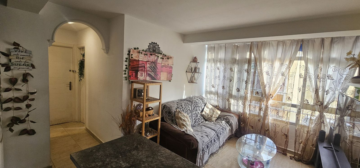 4 Bed Apartment for sale in Fuengirola Costa Del Sol, Málaga, Spain