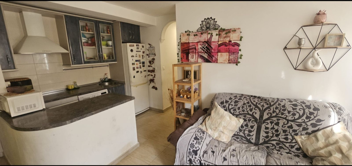 4 Bed Apartment for sale in Fuengirola Costa Del Sol, Málaga, Spain