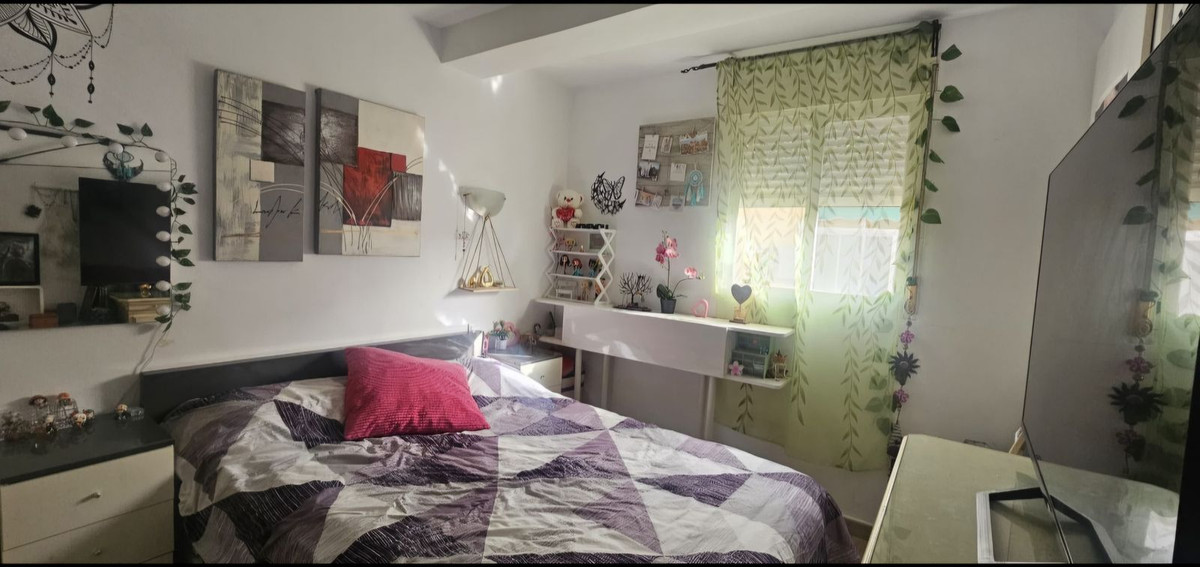 4 Bed Apartment for sale in Fuengirola Costa Del Sol, Málaga, Spain