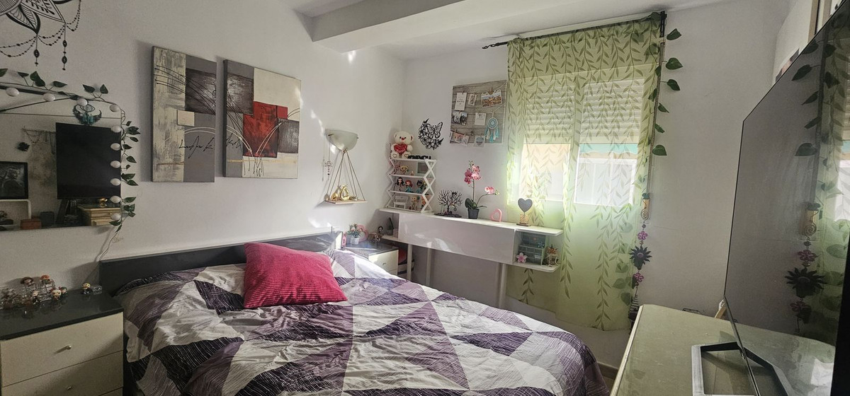 4 Bed Apartment for sale in Fuengirola Costa Del Sol, Málaga, Spain