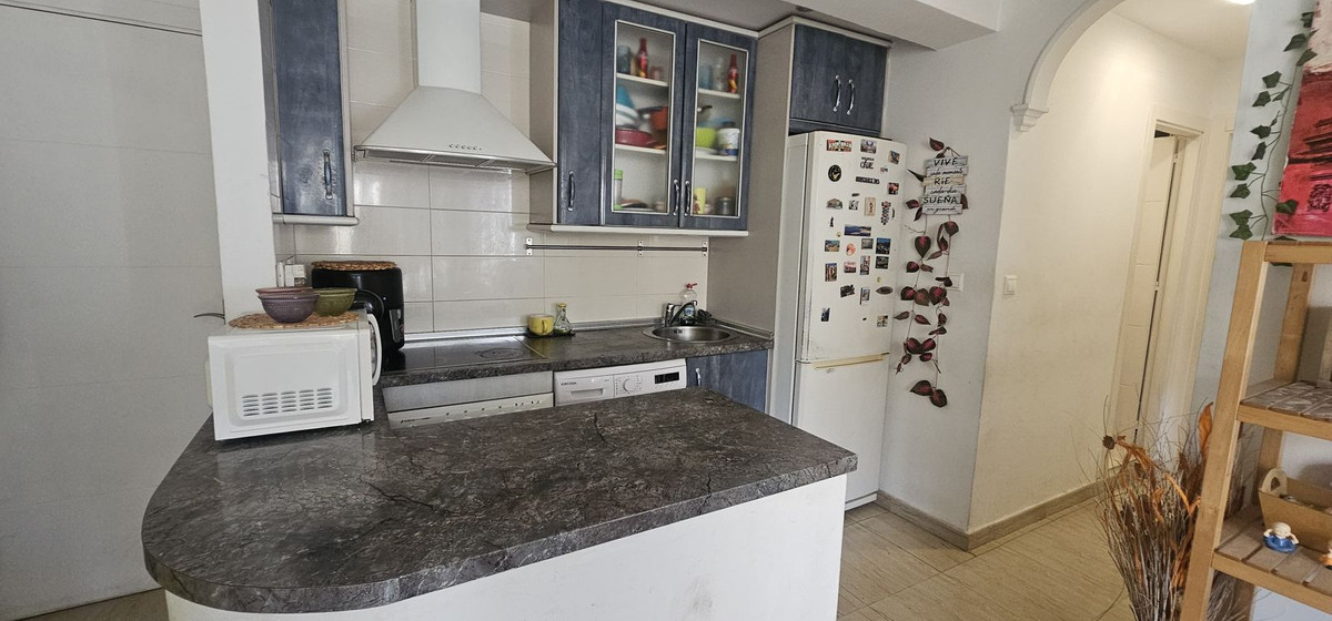 4 Bed Apartment for sale in Fuengirola Costa Del Sol, Málaga, Spain