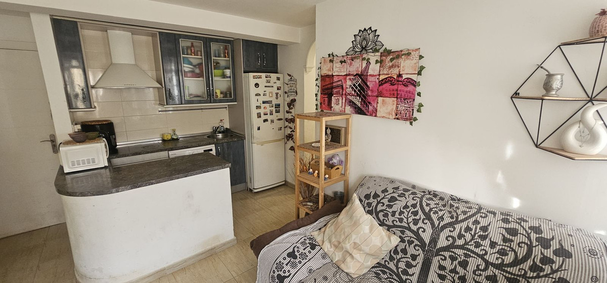 4 Bed Apartment for sale in Fuengirola Costa Del Sol, Málaga, Spain