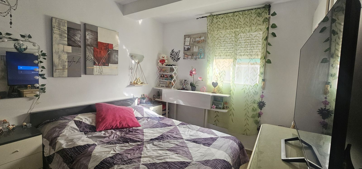 4 Bed Apartment for sale in Fuengirola Costa Del Sol, Málaga, Spain