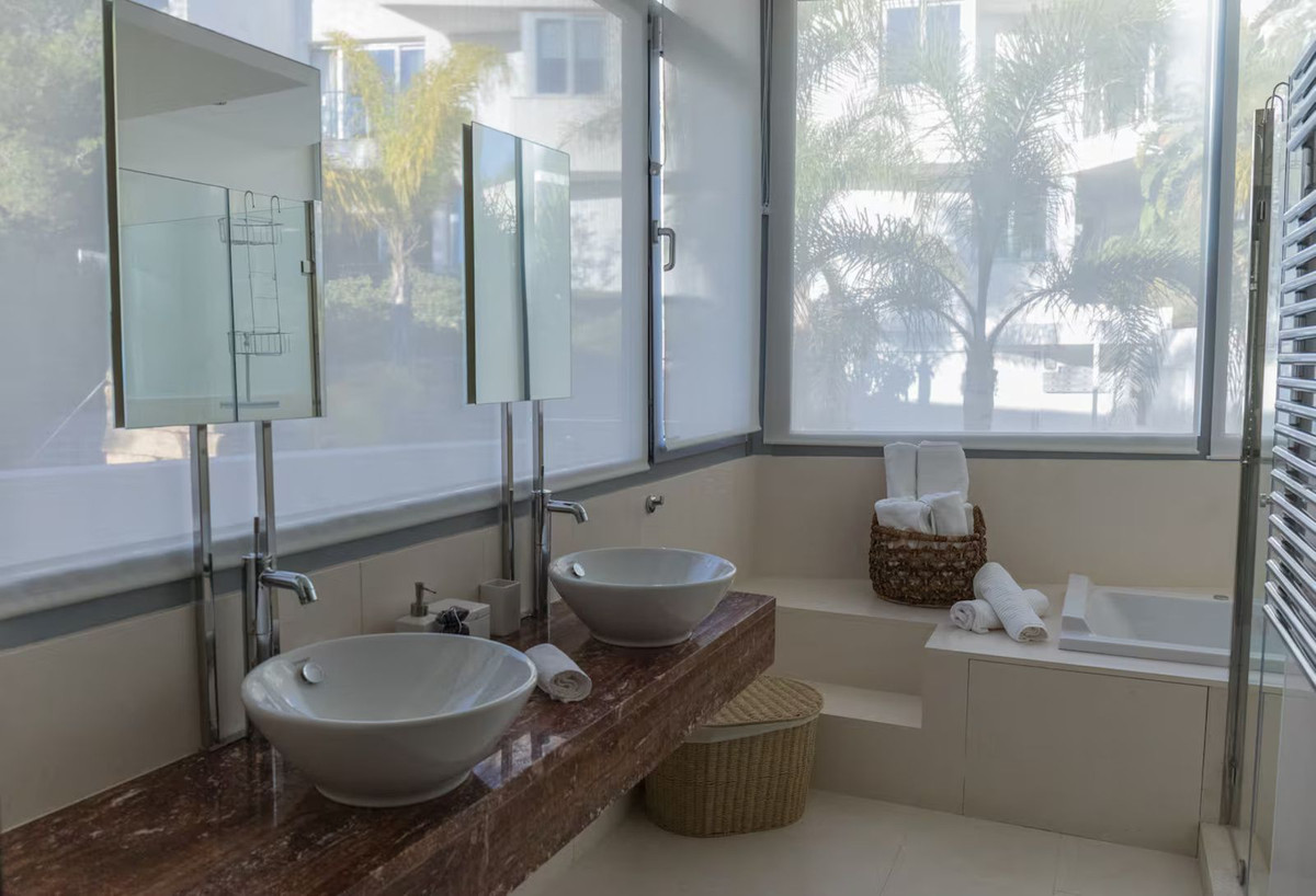 2 Bed Townhouse for sale in Sierra Blanca Costa Del Sol, Málaga, Spain