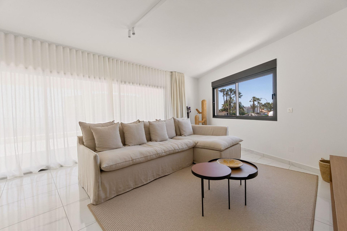 5 Bed Townhouse for sale in La Veleta Costa Blanca, Alicante, Spain