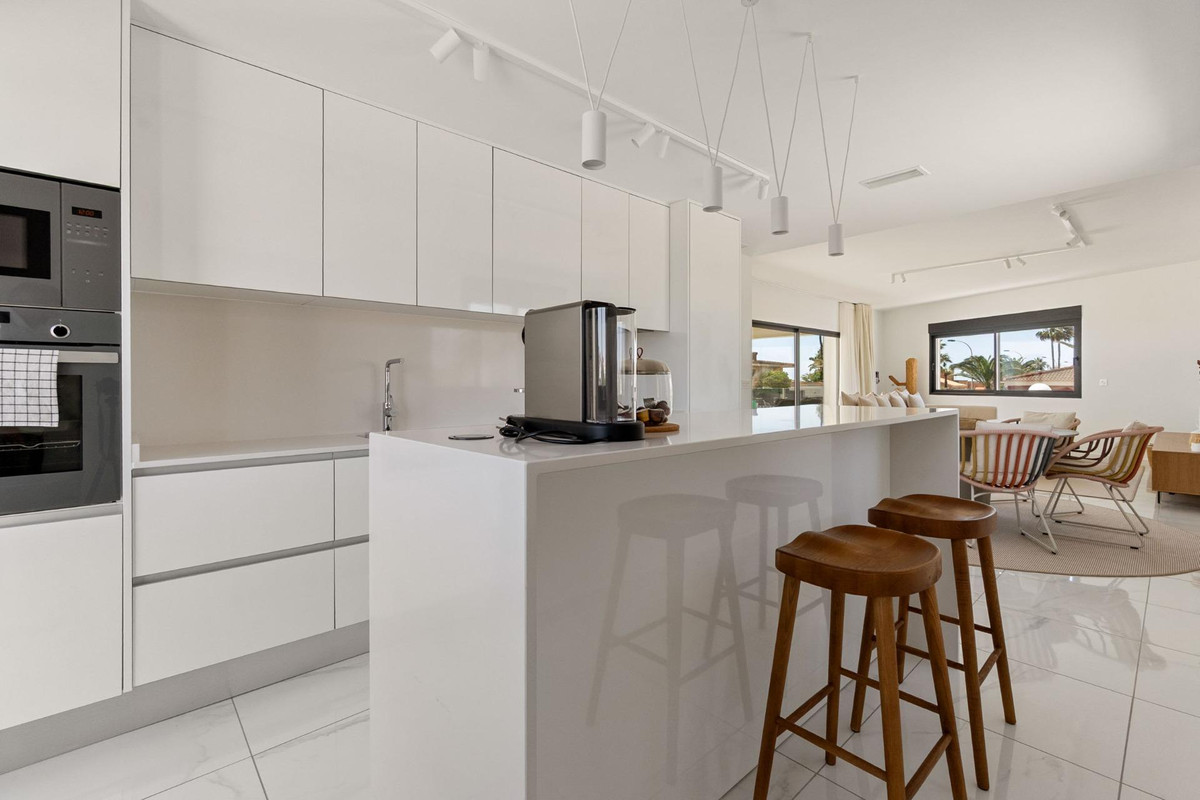 5 Bed Townhouse for sale in La Veleta Costa Blanca, Alicante, Spain