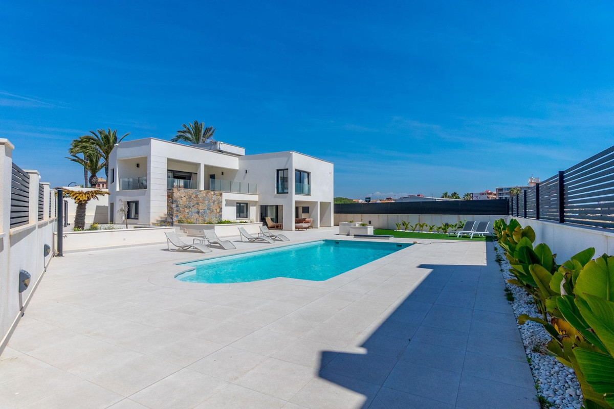 5 Bed Townhouse for sale in La Veleta Costa Blanca, Alicante, Spain