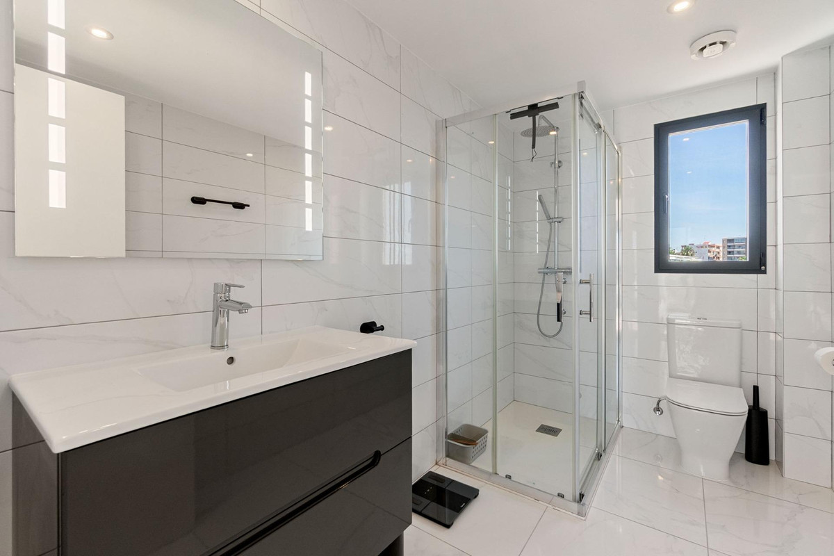5 Bed Townhouse for sale in La Veleta Costa Blanca, Alicante, Spain