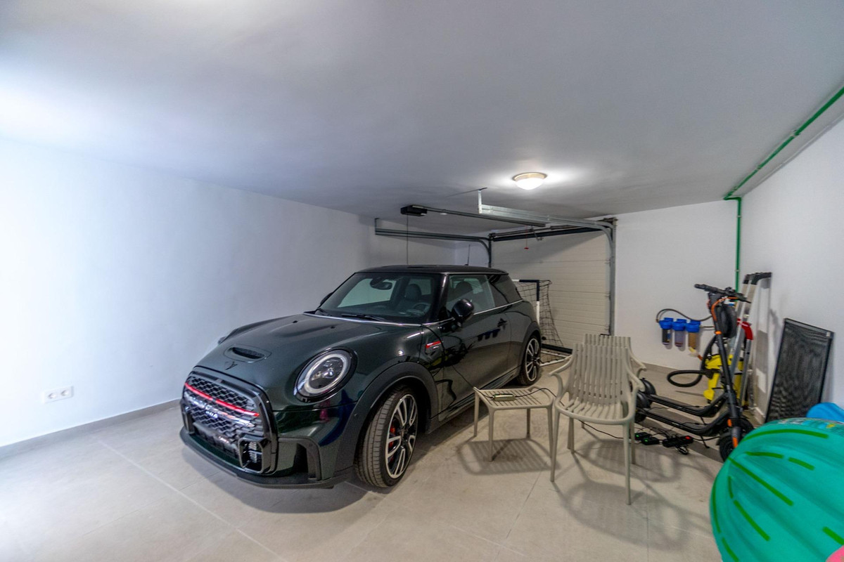 5 Bed Townhouse for sale in La Veleta Costa Blanca, Alicante, Spain