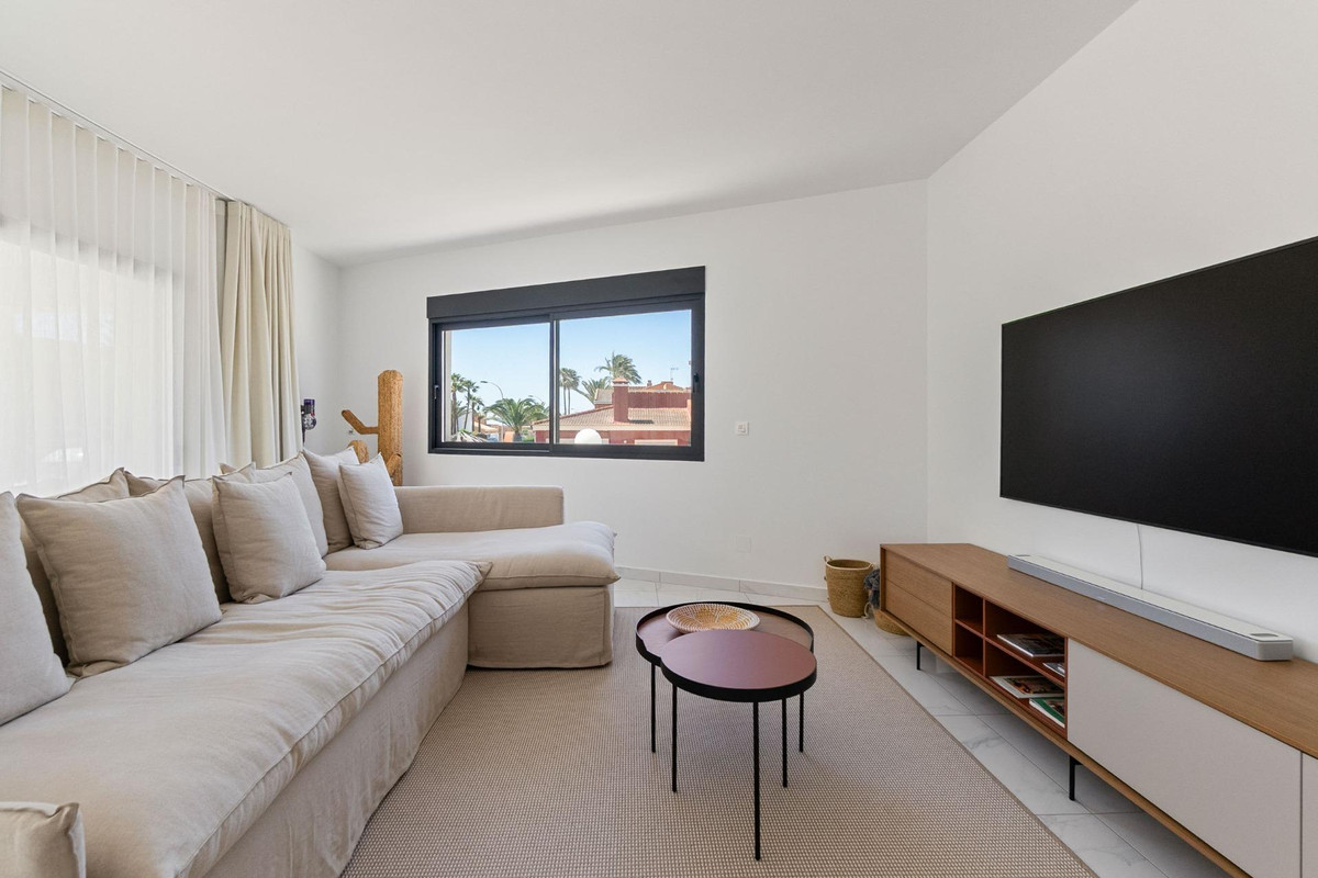 5 Bed Townhouse for sale in La Veleta Costa Blanca, Alicante, Spain
