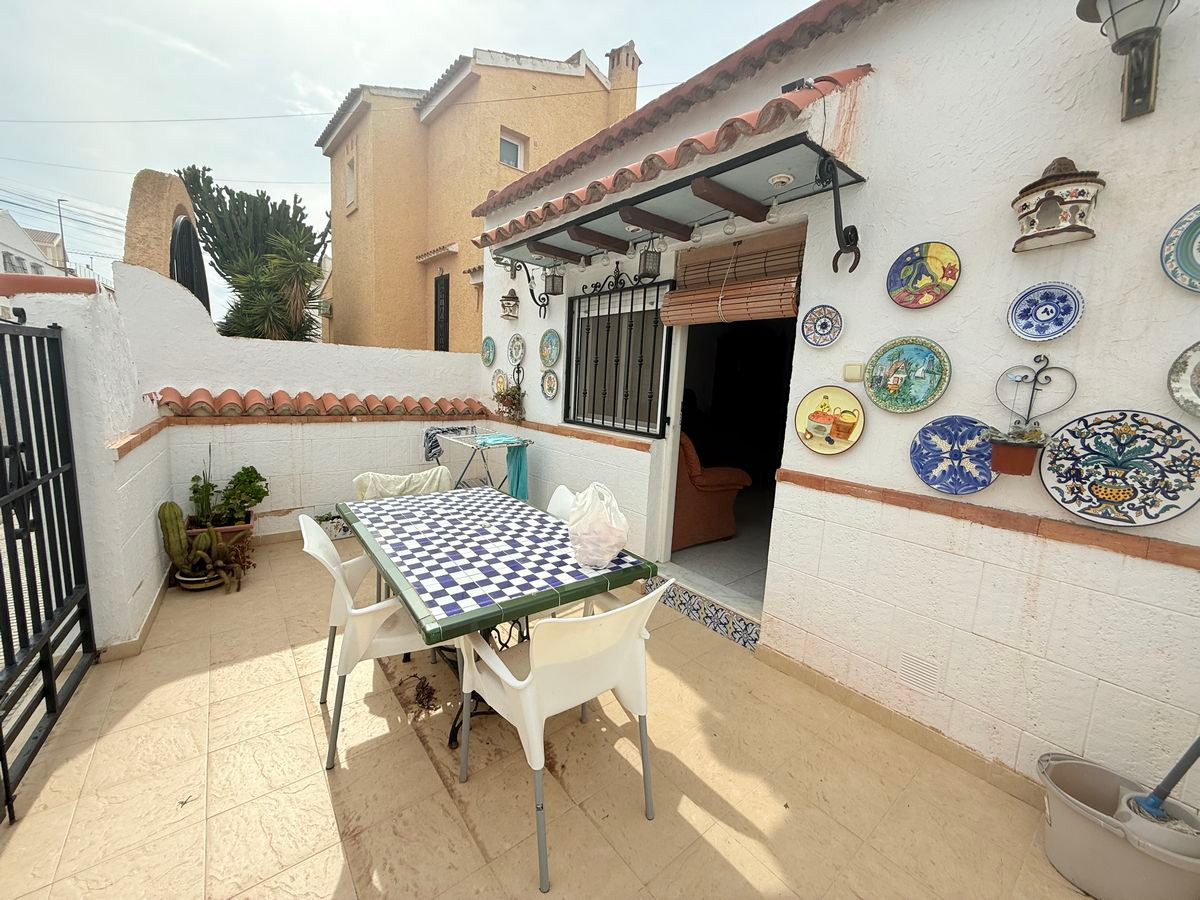 Se vende Pareada de 3 dormitorios en Costa Blanca, Alicante, España