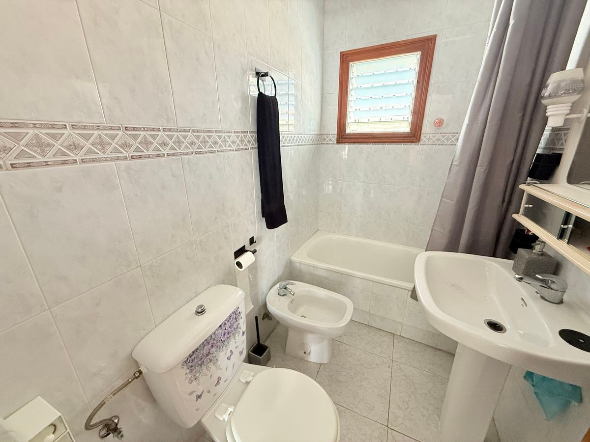 Se vende Pareada de 3 dormitorios en Costa Blanca, Alicante, España