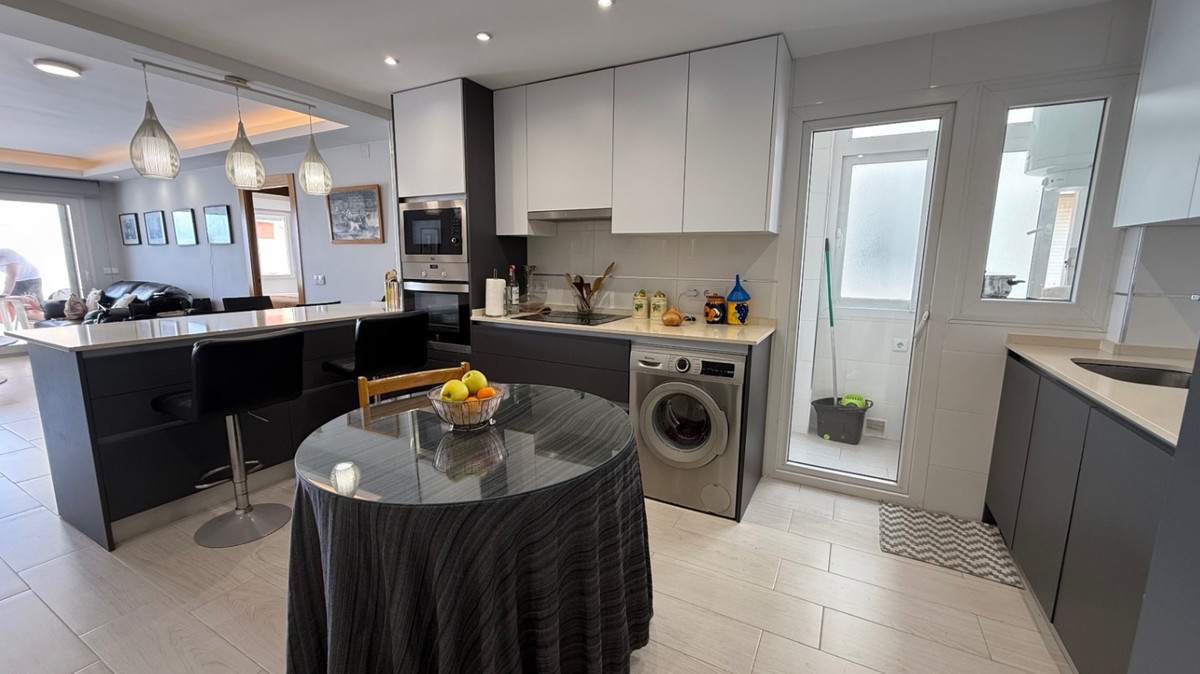 Se vende Apartamento Planta Media de 3 dormitorios en Costa Blanca, Alicante, España