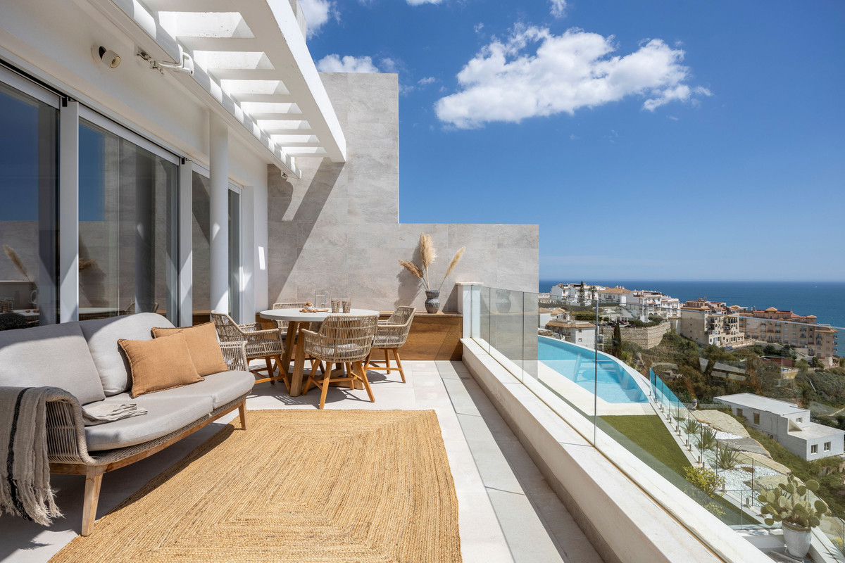 3 Bed Apartment for sale in Benalmadena Costa Del Sol, Málaga, Spain