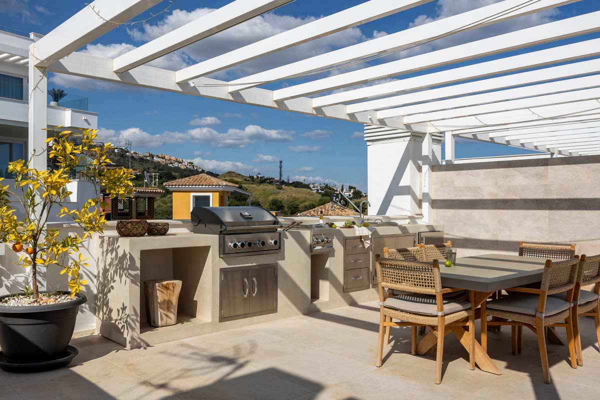 3 Bed Apartment for sale in Benalmadena Costa Del Sol, Málaga, Spain