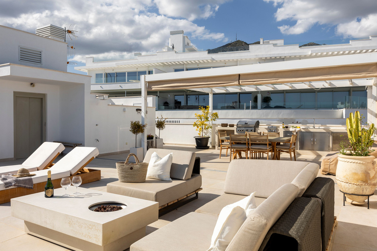 3 Bed Apartment for sale in Benalmadena Costa Del Sol, Málaga, Spain
