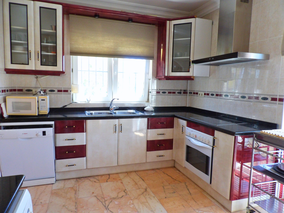 3 Bed Townhouse for sale in Fuengirola Costa Del Sol, Málaga, Spain