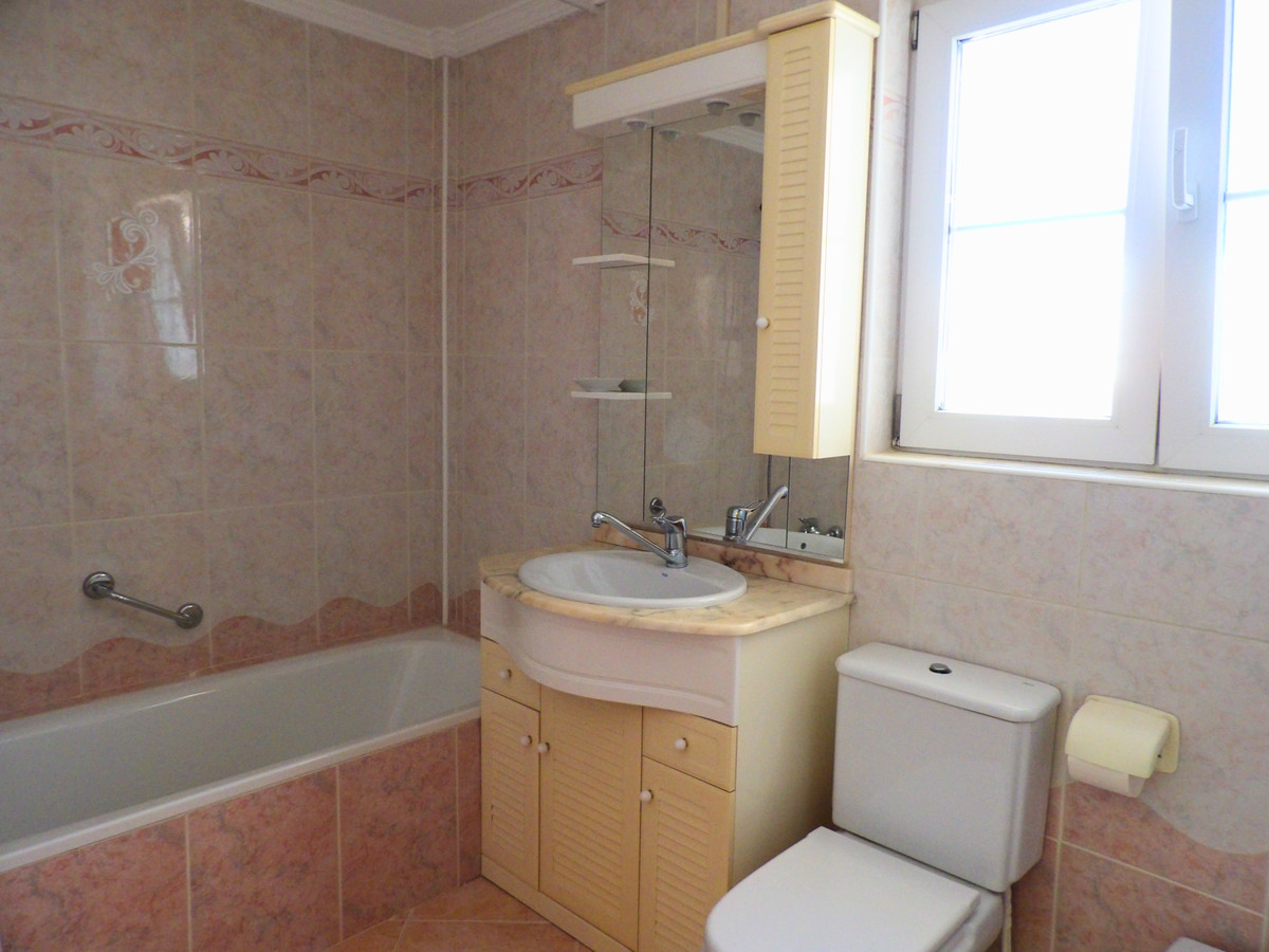 3 Bed Townhouse for sale in Fuengirola Costa Del Sol, Málaga, Spain