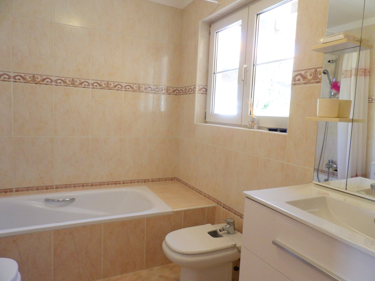 3 Bed Townhouse for sale in Fuengirola Costa Del Sol, Málaga, Spain