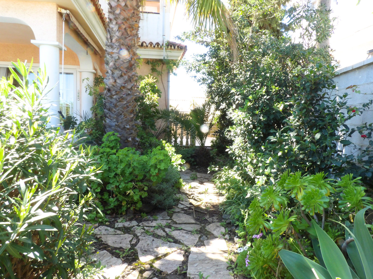 3 Bed Townhouse for sale in Fuengirola Costa Del Sol, Málaga, Spain