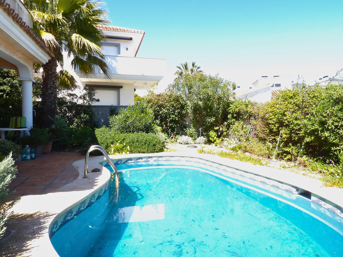 3 Bed Townhouse for sale in Fuengirola Costa Del Sol, Málaga, Spain