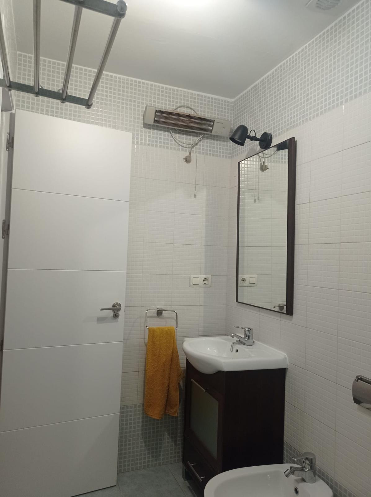 Se vende Apartamento Planta Media de 2 dormitorios en Costa Del Sol, Málaga, España