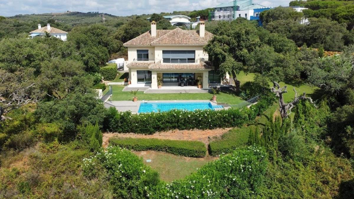 Se vende Villa - Chalet de 5 dormitorios en Costa Del Sol, Cadiz, España