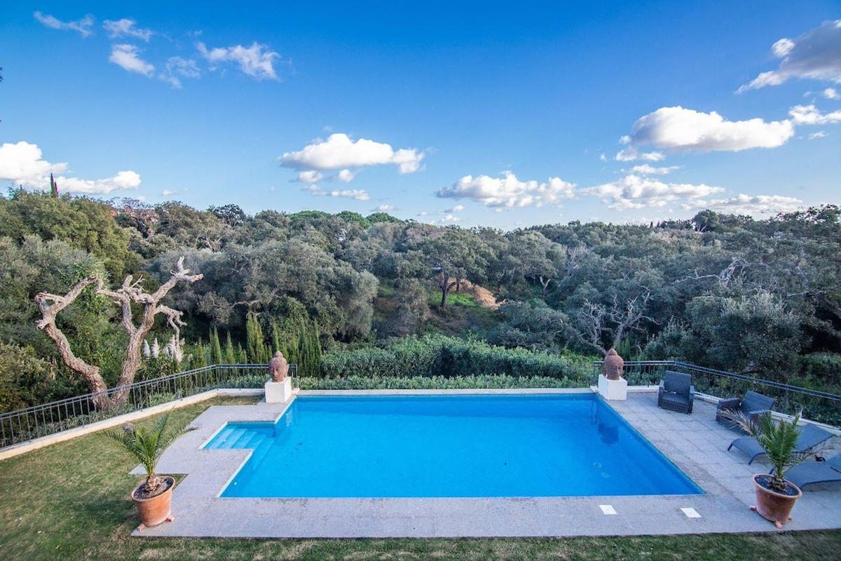 Se vende Villa - Chalet de 5 dormitorios en Costa Del Sol, Cadiz, España