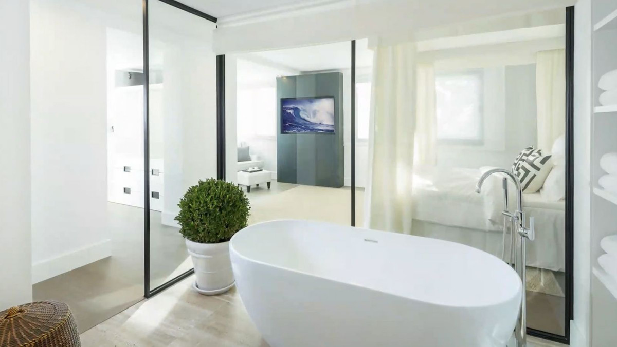 Se vende Villa - Chalet de 5 dormitorios en Costa Del Sol, Málaga, España