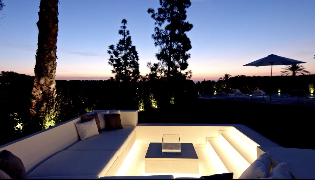 Se vende Villa - Chalet de 5 dormitorios en Costa Del Sol, Málaga, España