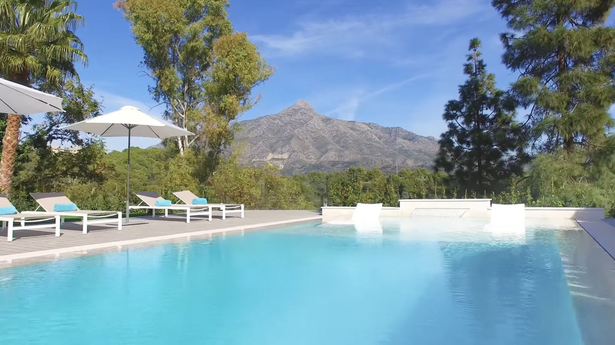Se vende Villa - Chalet de 5 dormitorios en Costa Del Sol, Málaga, España