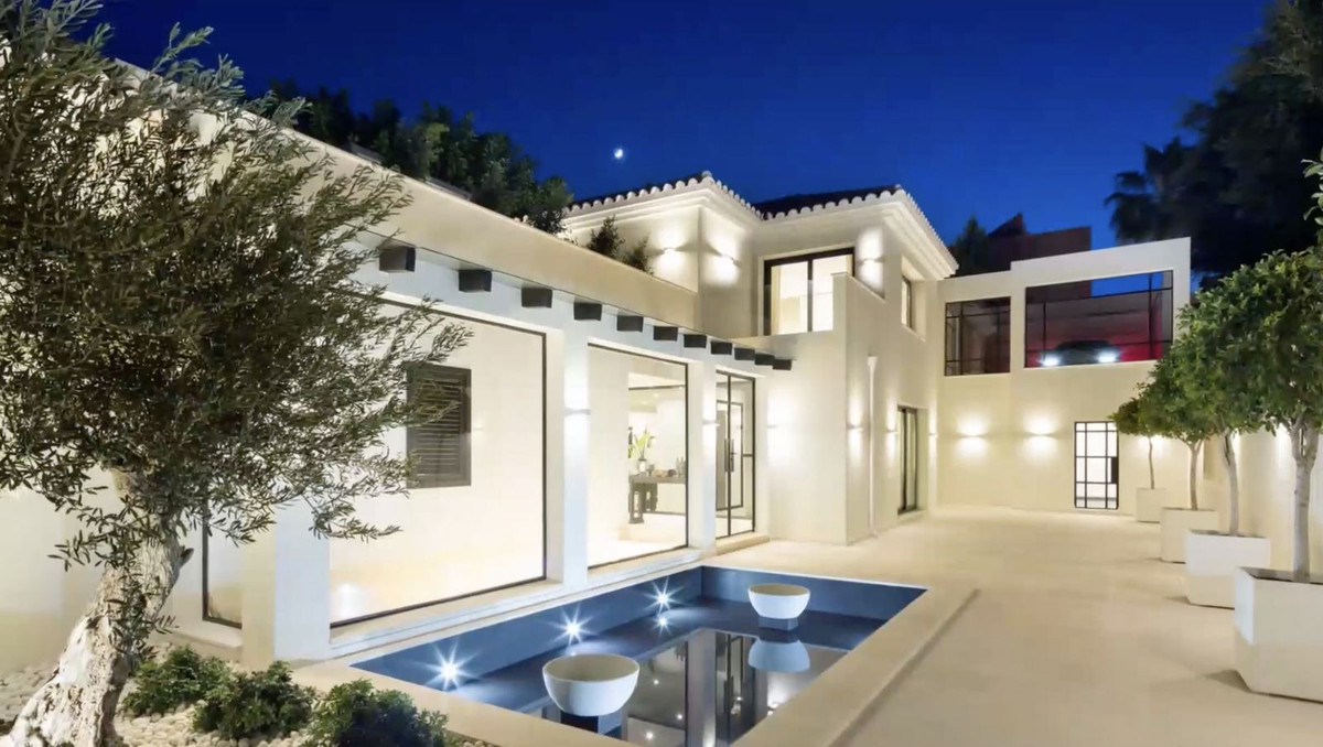 Se vende Villa - Chalet de 5 dormitorios en Costa Del Sol, Málaga, España