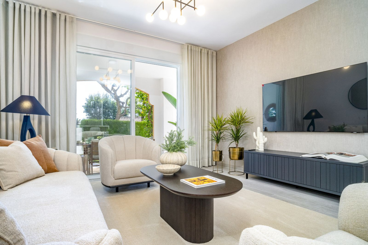 3 Bed Apartment for sale in Nueva Andalucía Costa Del Sol, Málaga, Spain