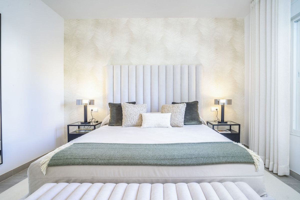 3 Bed Apartment for sale in Nueva Andalucía Costa Del Sol, Málaga, Spain
