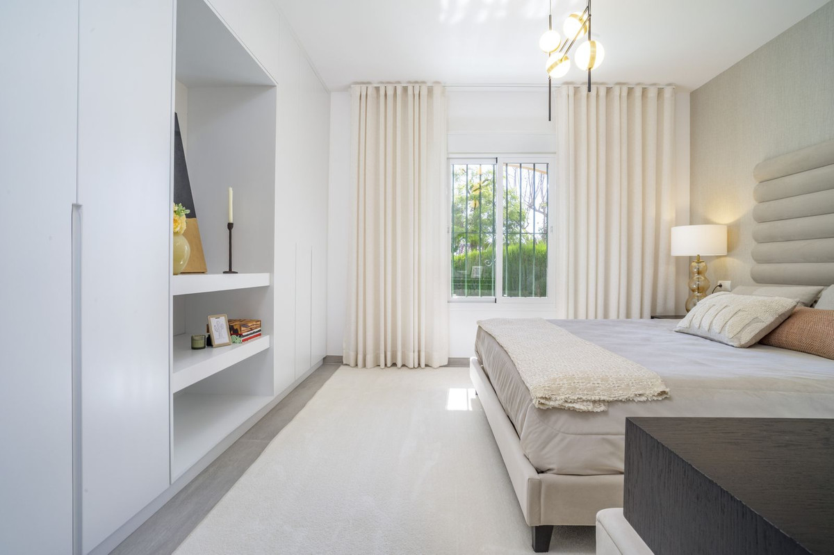3 Bed Apartment for sale in Nueva Andalucía Costa Del Sol, Málaga, Spain