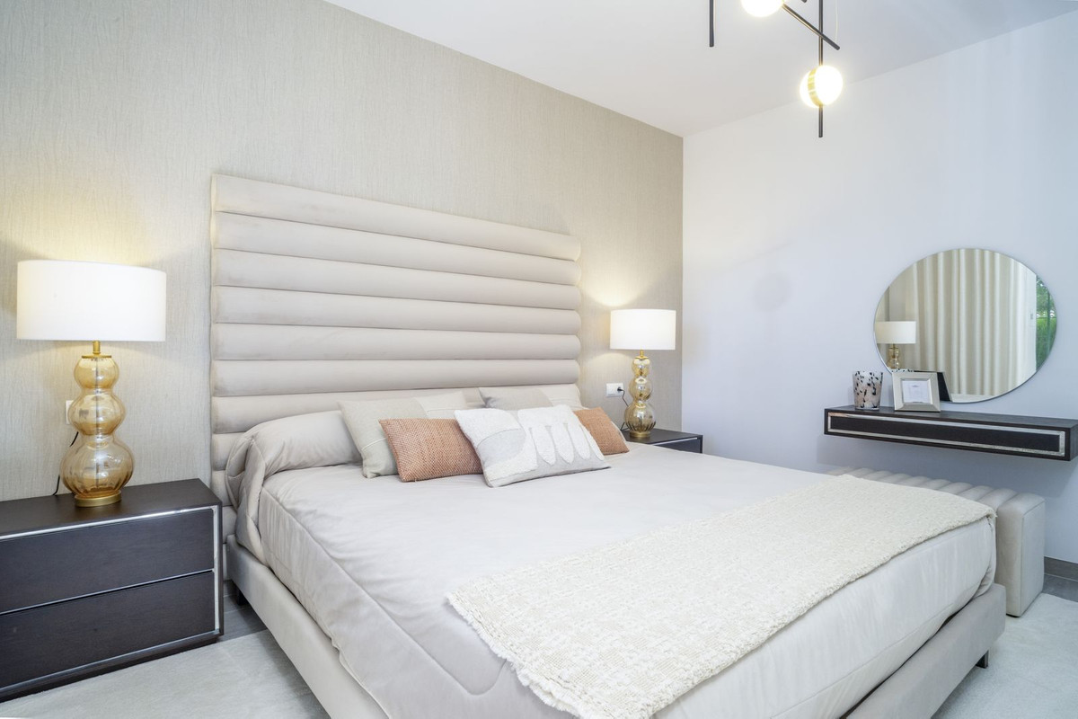 3 Bed Apartment for sale in Nueva Andalucía Costa Del Sol, Málaga, Spain