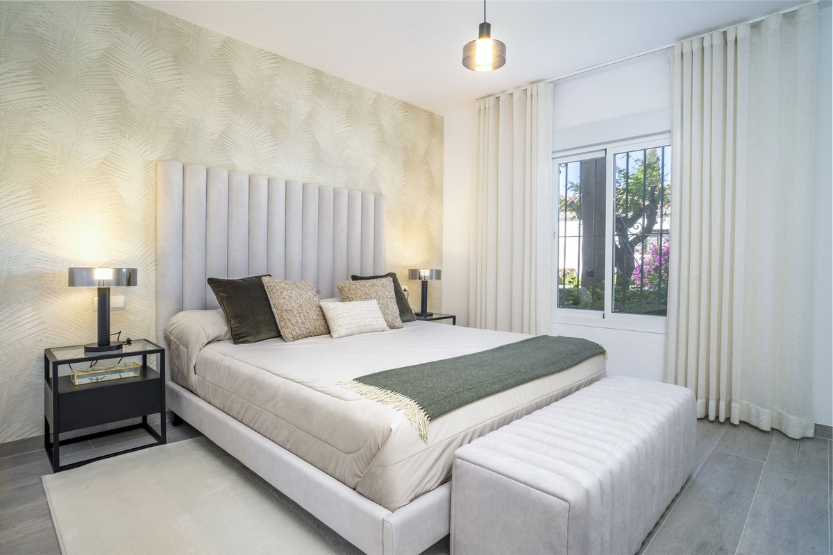 3 Bed Apartment for sale in Nueva Andalucía Costa Del Sol, Málaga, Spain